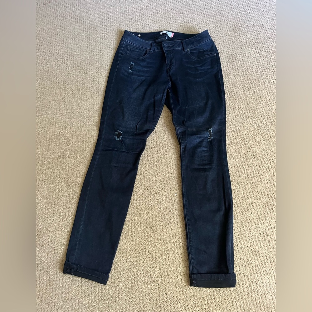 Cabi slightly distressed skinny jeans dark blue denim